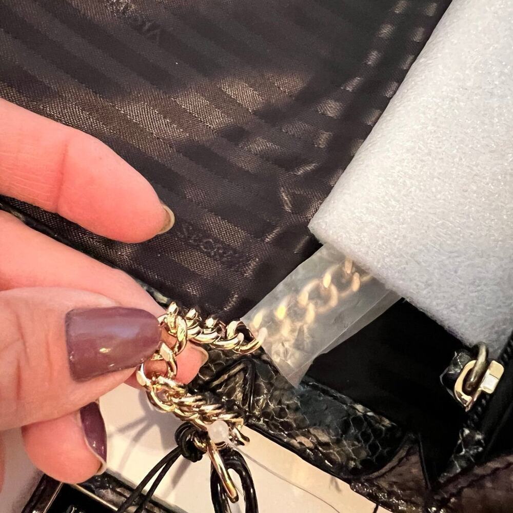 Victoria’s Secret ladies wallet, clutch, faux snakeskin - Picture 8 of 12